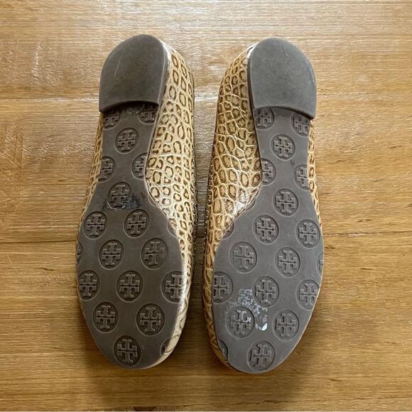 Tory Burch Reva Ballet Flats Beige Croc Embossed Leather Size 5.5 Logo Medallion - Picture 10 of 10